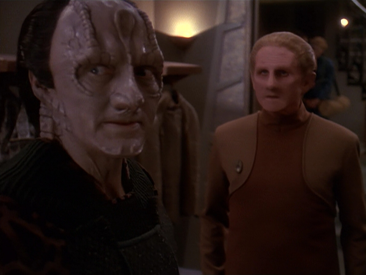 extant_StarTrek_DS9_4x26-BrokenLink_00025.jpg