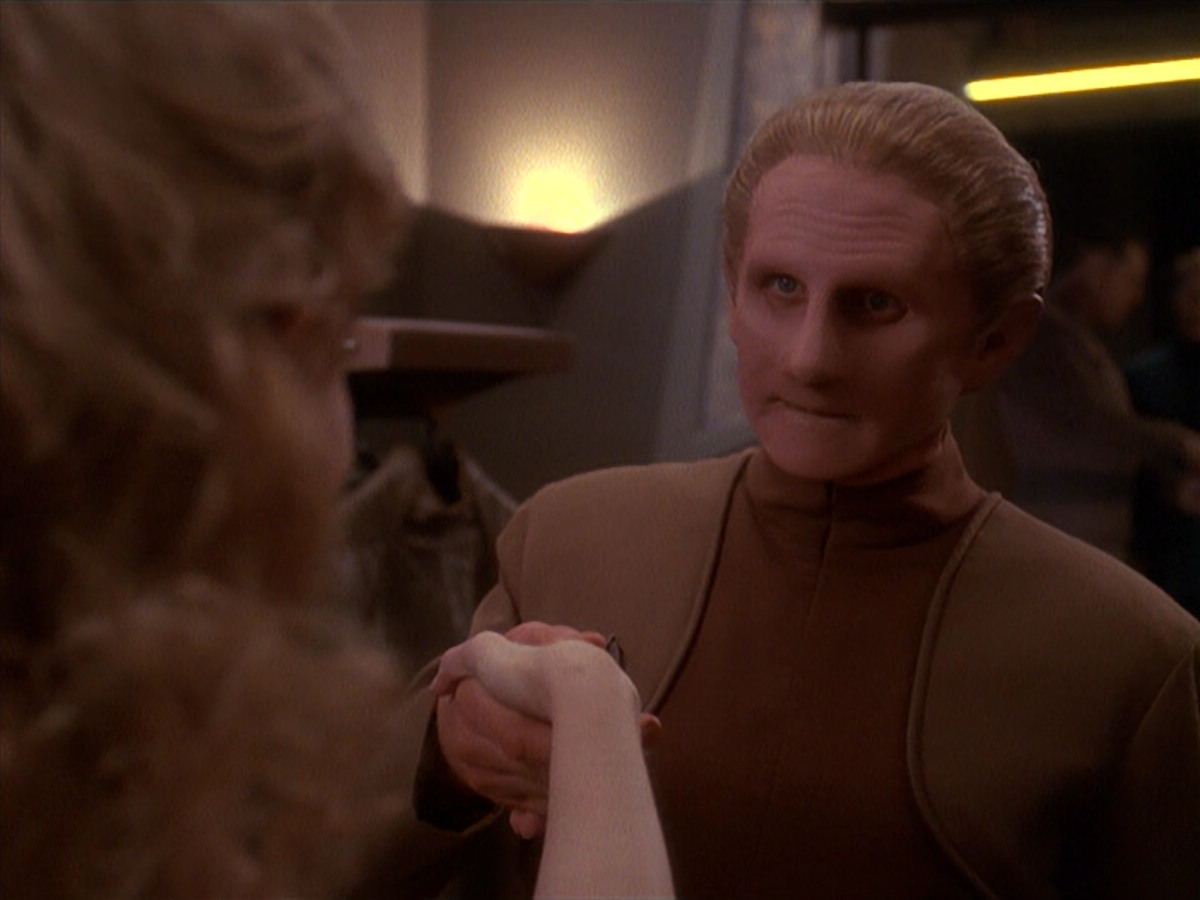 extant_StarTrek_DS9_4x26-BrokenLink_00074.jpg