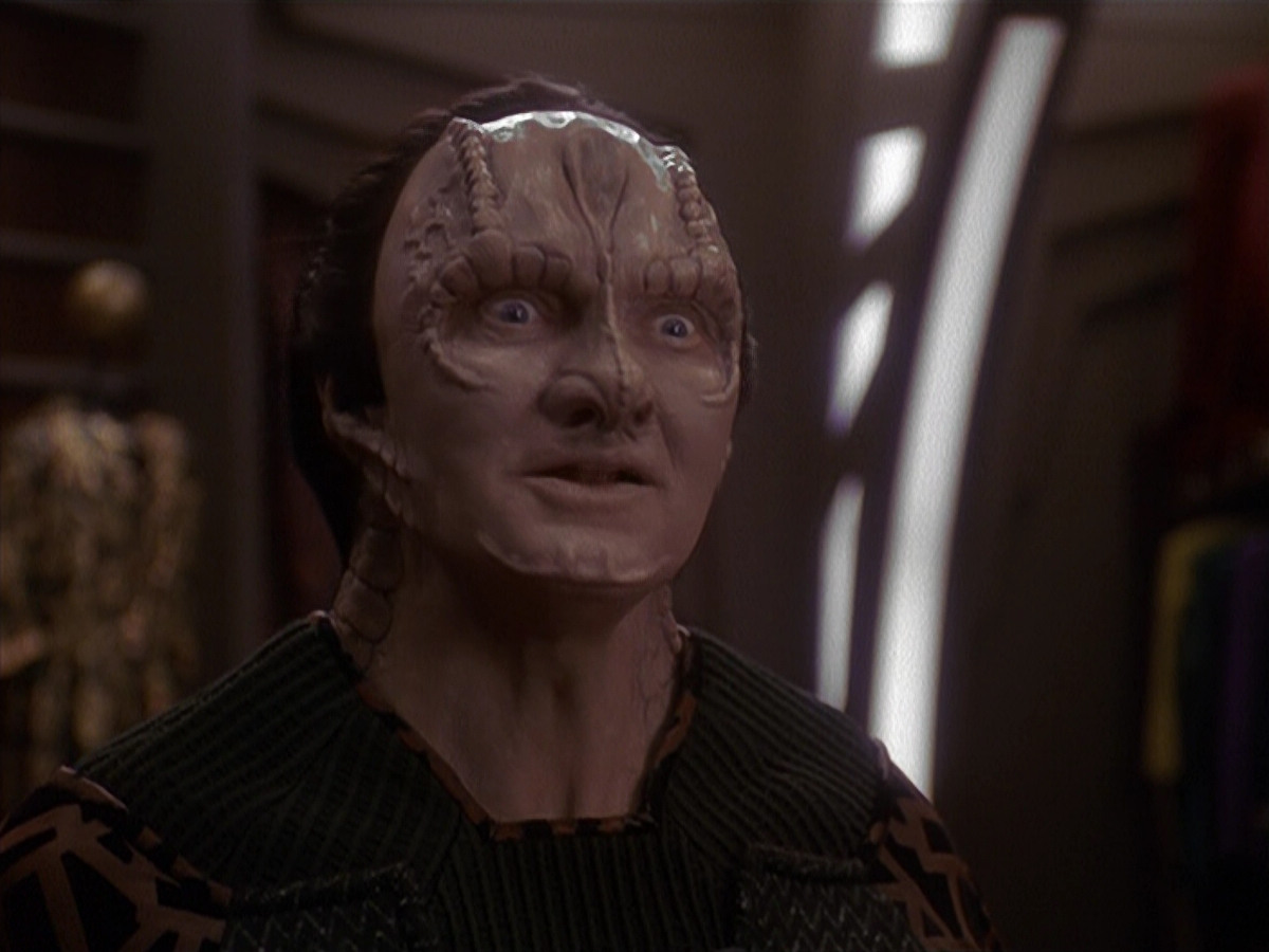 extant_StarTrek_DS9_4x26-BrokenLink_00175.jpg