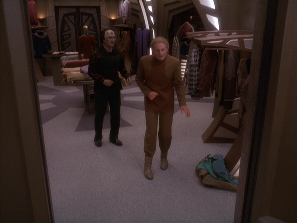 extant_StarTrek_DS9_4x26-BrokenLink_00223.jpg