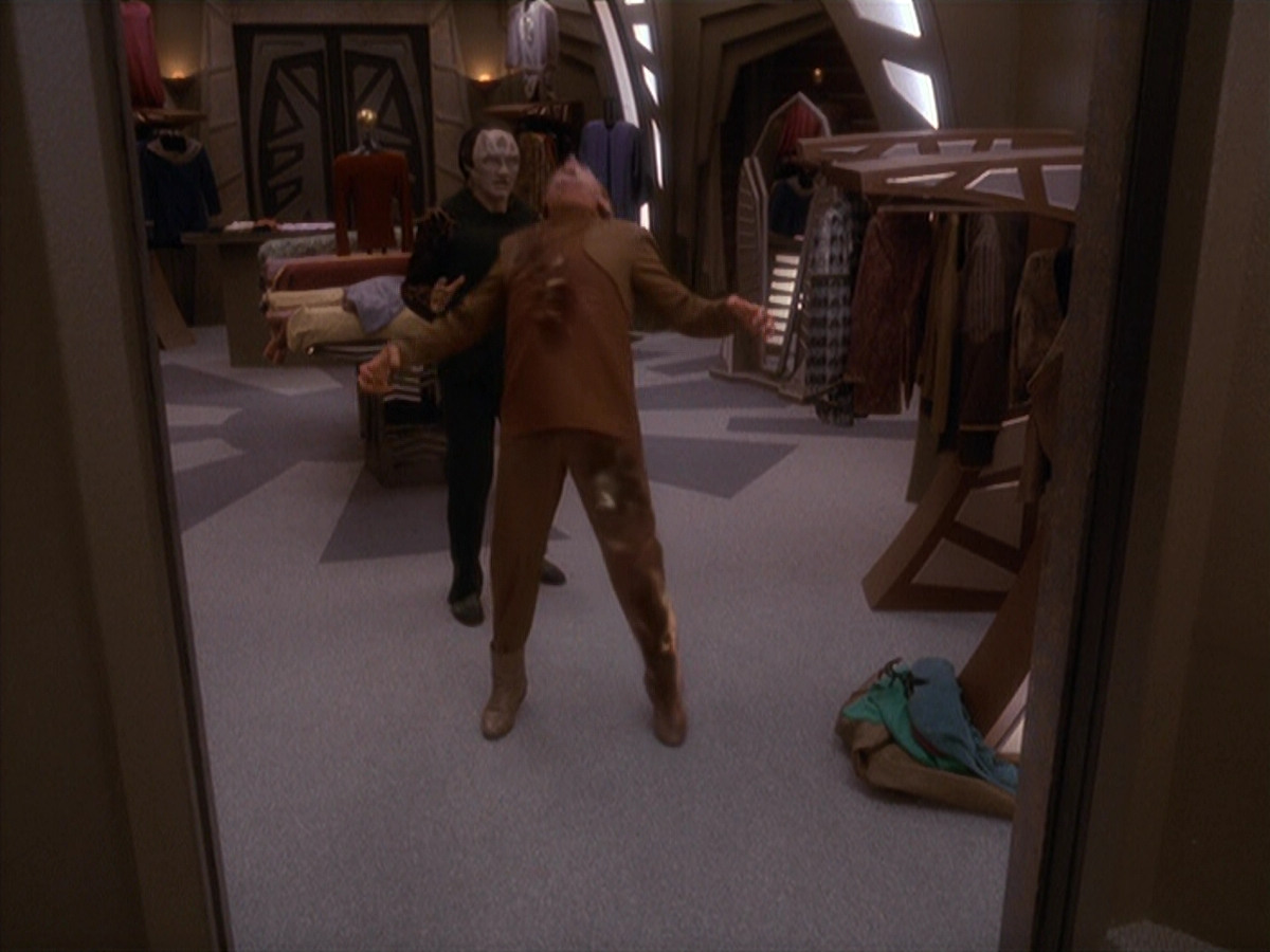 extant_StarTrek_DS9_4x26-BrokenLink_00230.jpg