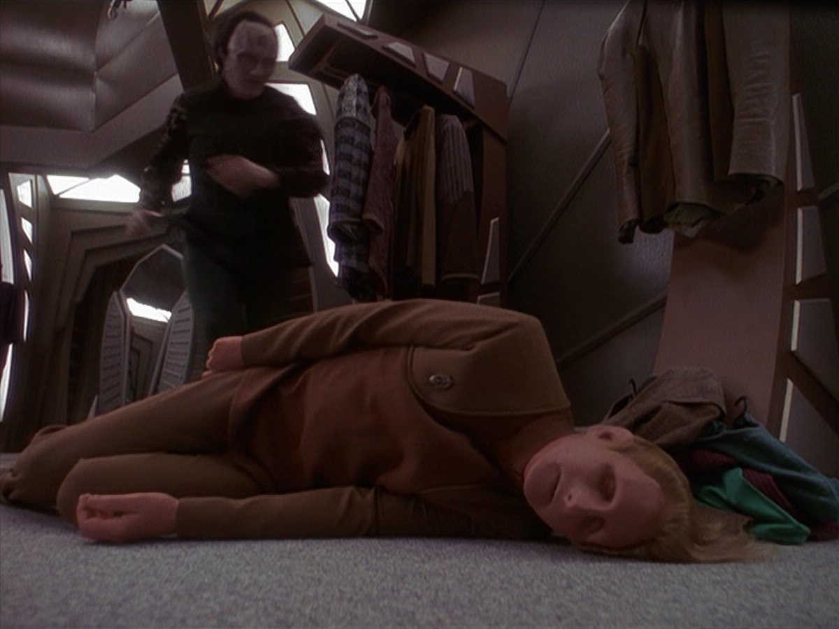 extant_StarTrek_DS9_4x26-BrokenLink_00237.jpg
