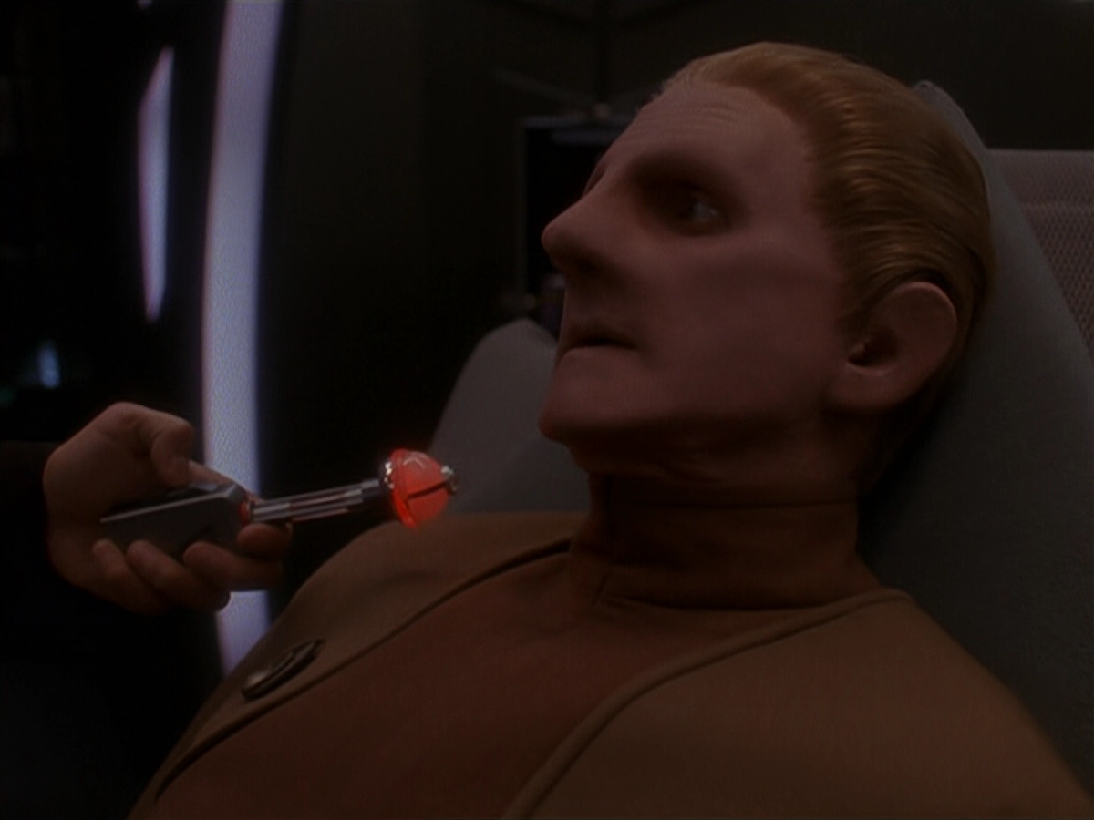 extant_StarTrek_DS9_4x26-BrokenLink_00413.jpg