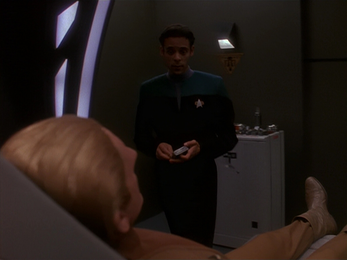 extant_StarTrek_DS9_4x26-BrokenLink_00438.jpg