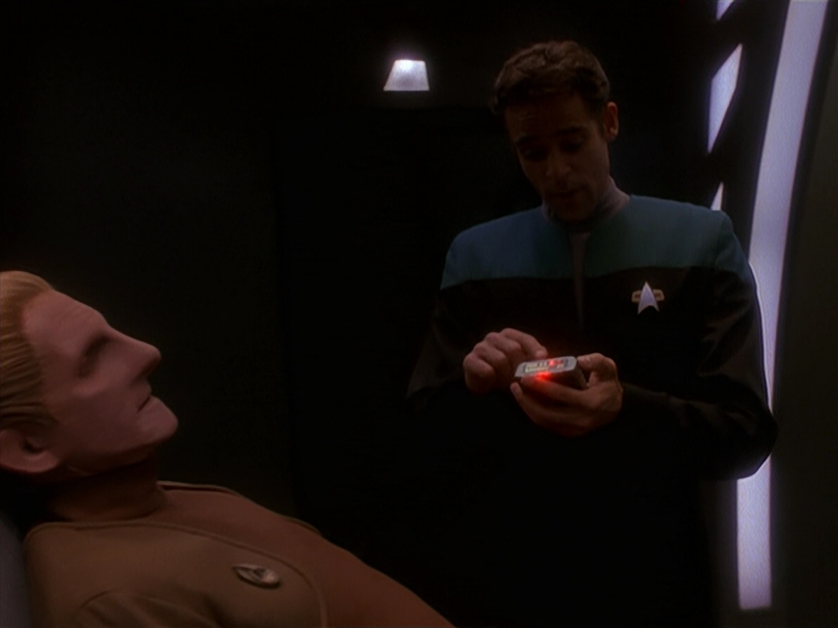 extant_StarTrek_DS9_4x26-BrokenLink_00444.jpg