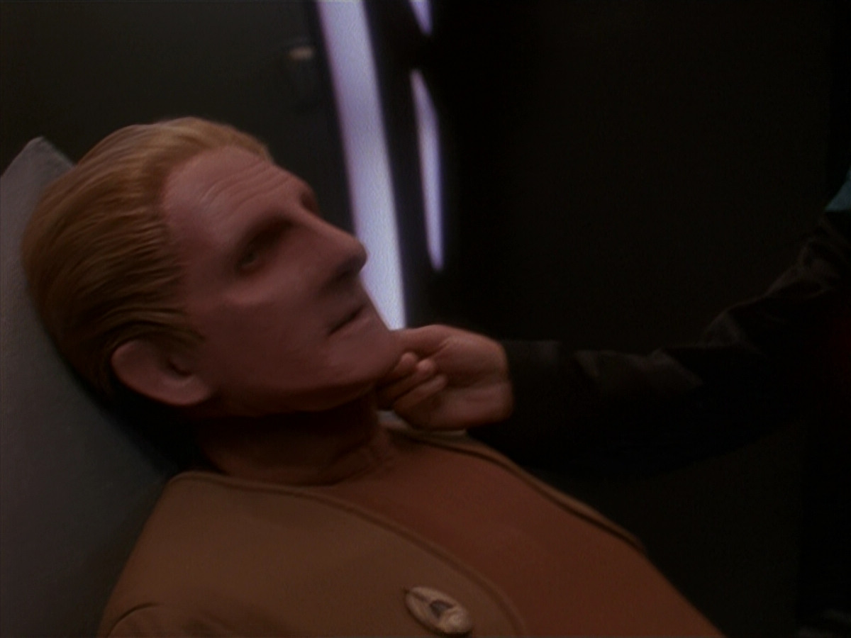 extant_StarTrek_DS9_4x26-BrokenLink_00452.jpg