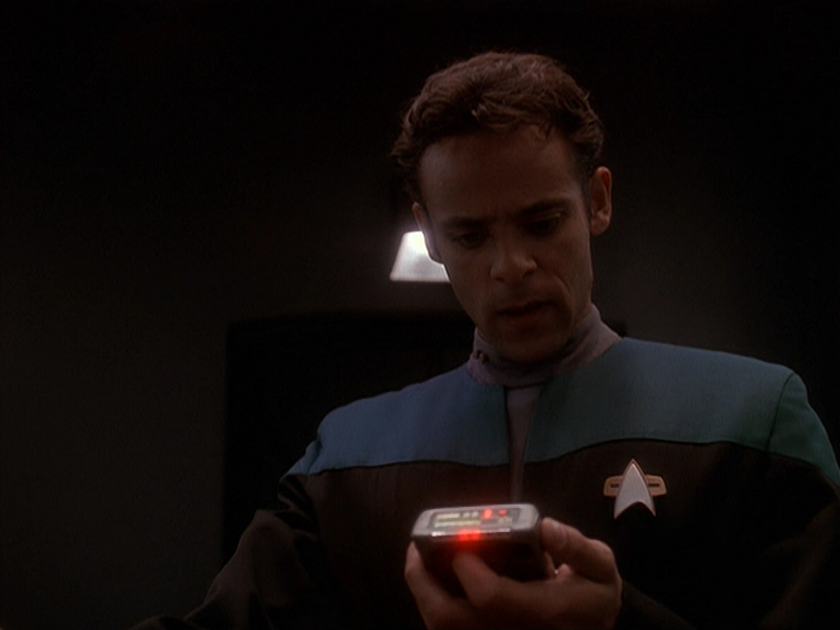 extant_StarTrek_DS9_4x26-BrokenLink_00458.jpg