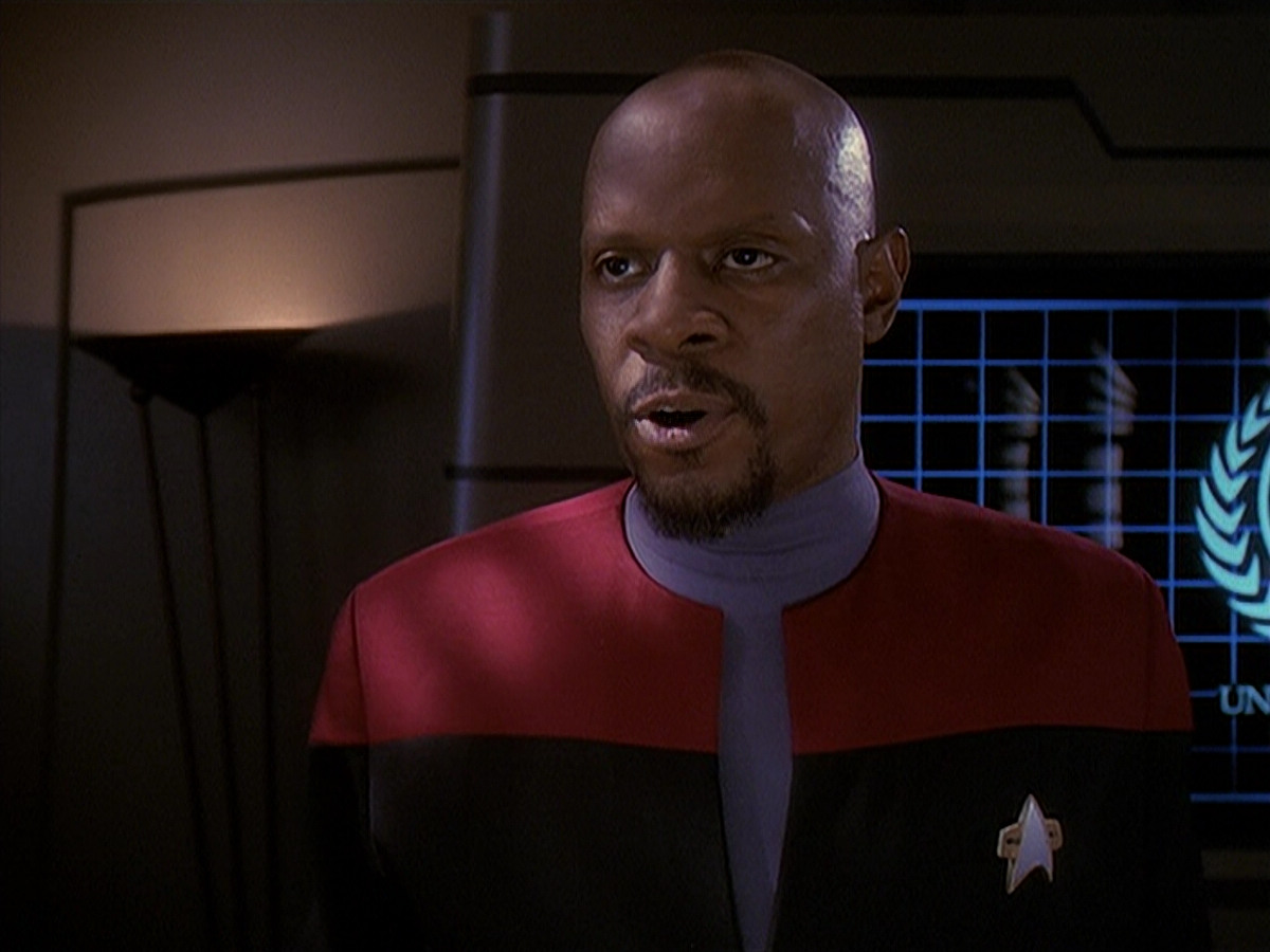 extant_StarTrek_DS9_4x26-BrokenLink_00626.jpg