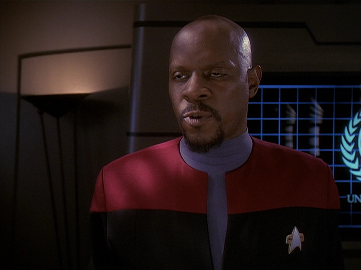 extant_StarTrek_DS9_4x26-BrokenLink_00627.jpg