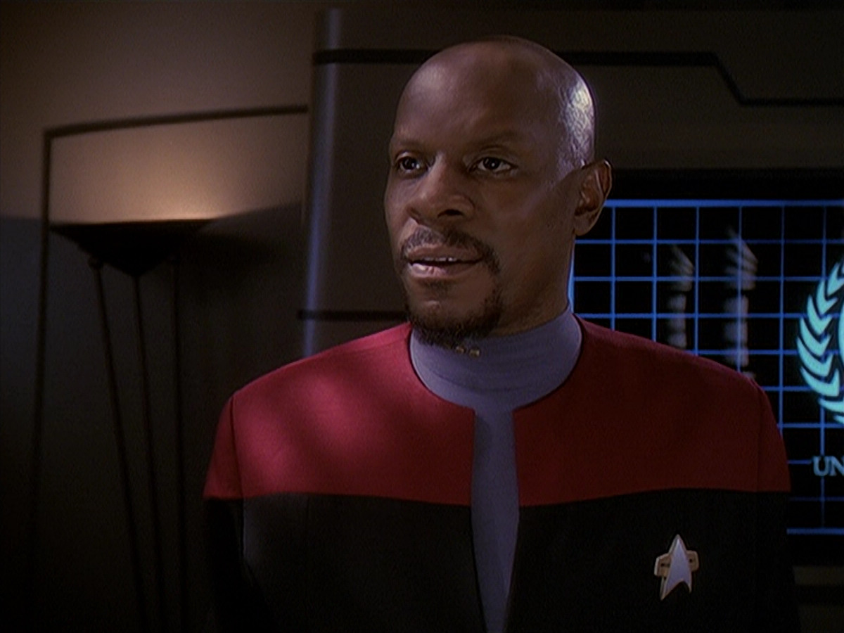 extant_StarTrek_DS9_4x26-BrokenLink_00630.jpg