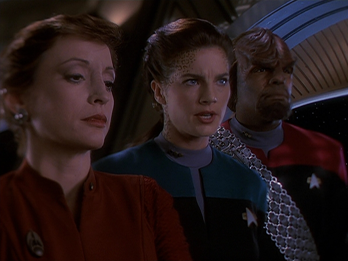 extant_StarTrek_DS9_4x26-BrokenLink_00632.jpg