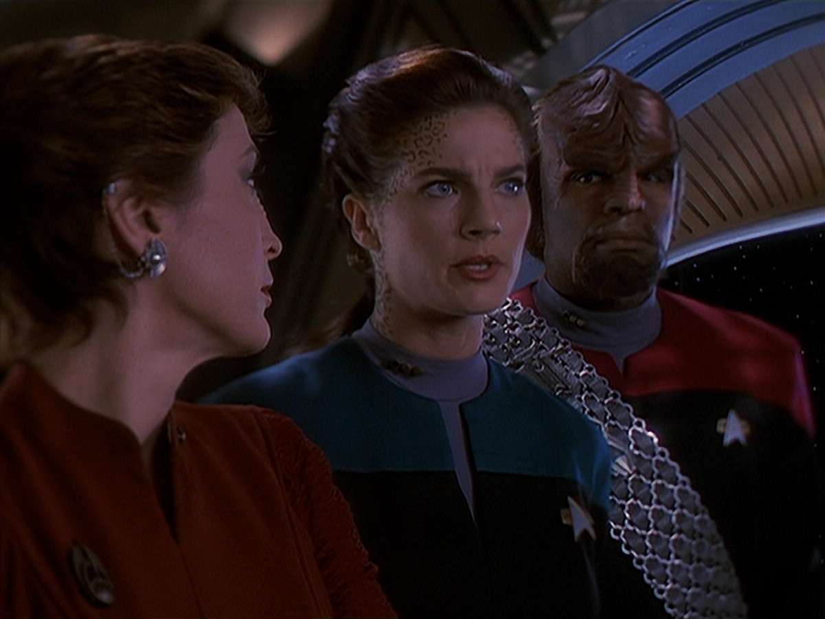 extant_StarTrek_DS9_4x26-BrokenLink_00635.jpg