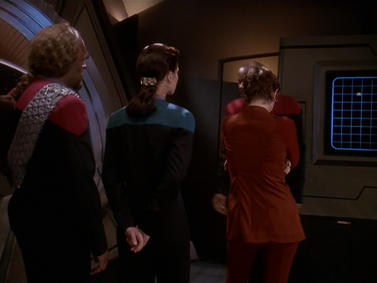 extant_StarTrek_DS9_4x26-BrokenLink_00660.jpg