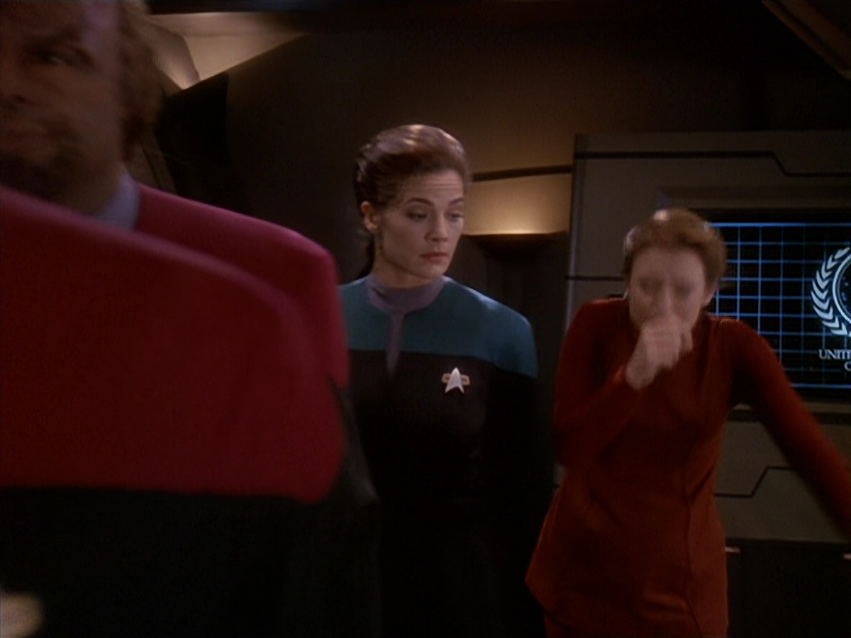 extant_StarTrek_DS9_4x26-BrokenLink_00666.jpg