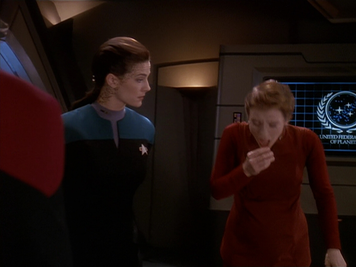 extant_StarTrek_DS9_4x26-BrokenLink_00667.jpg