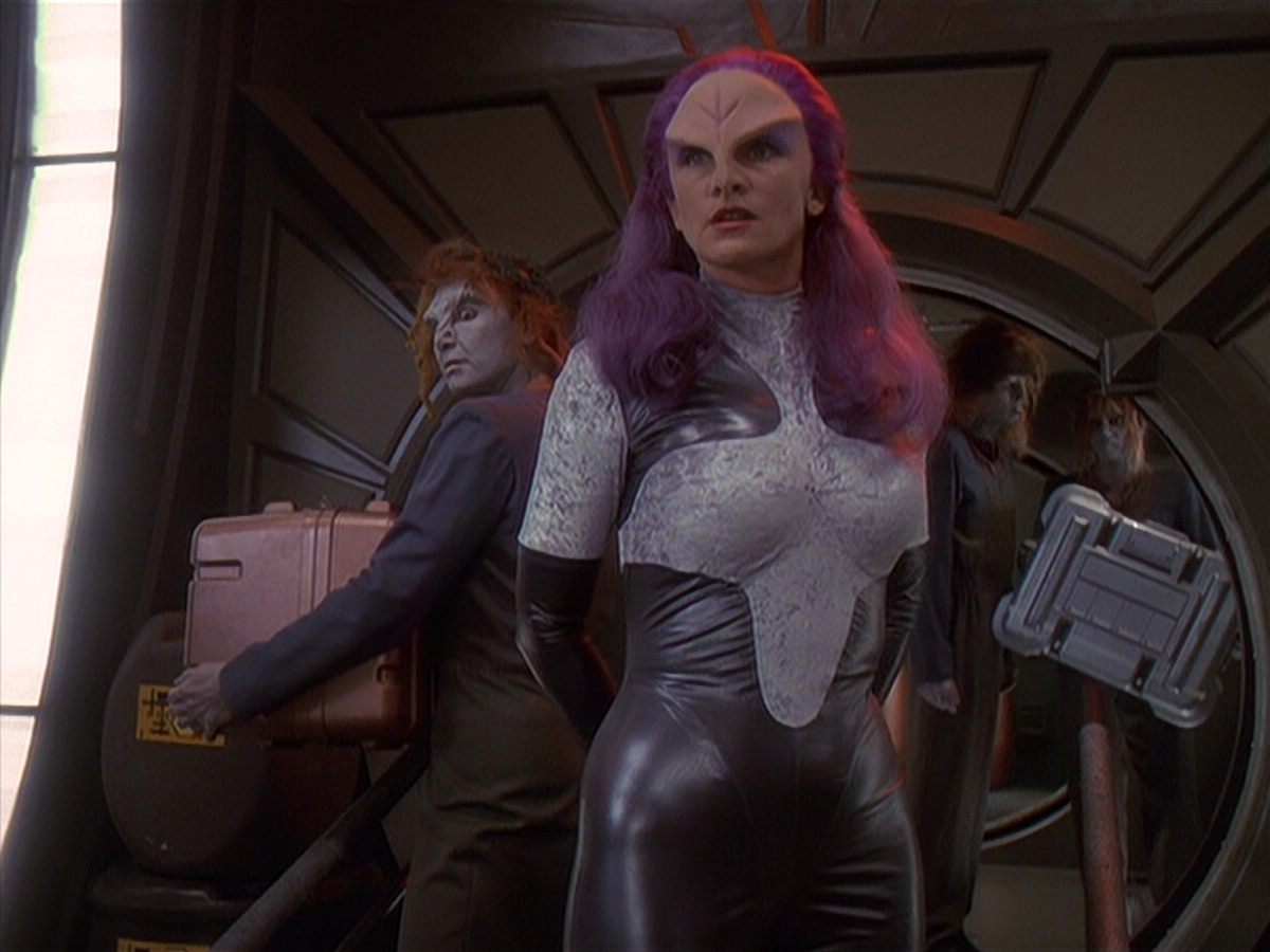 extant_StarTrek_DS9_4x26-BrokenLink_00901.jpg