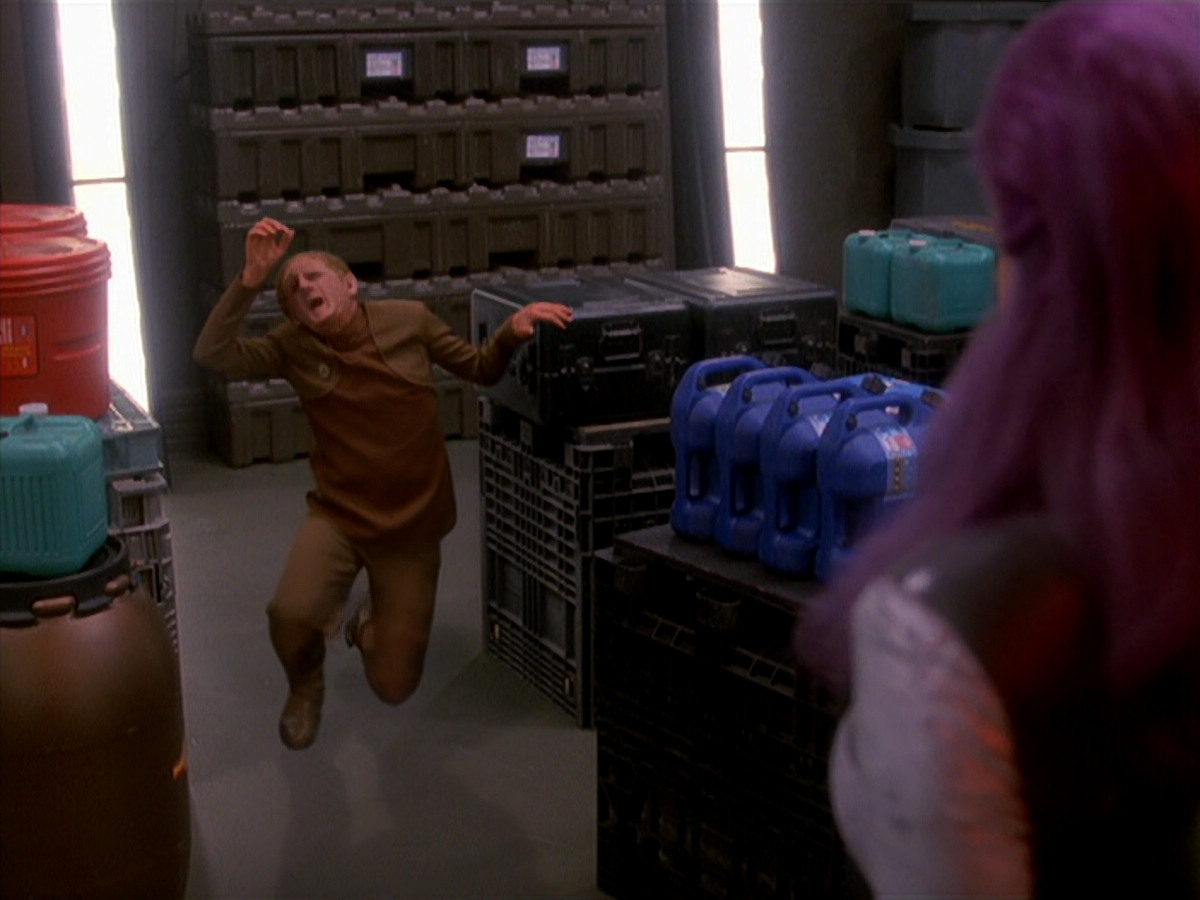 extant_StarTrek_DS9_4x26-BrokenLink_00904.jpg