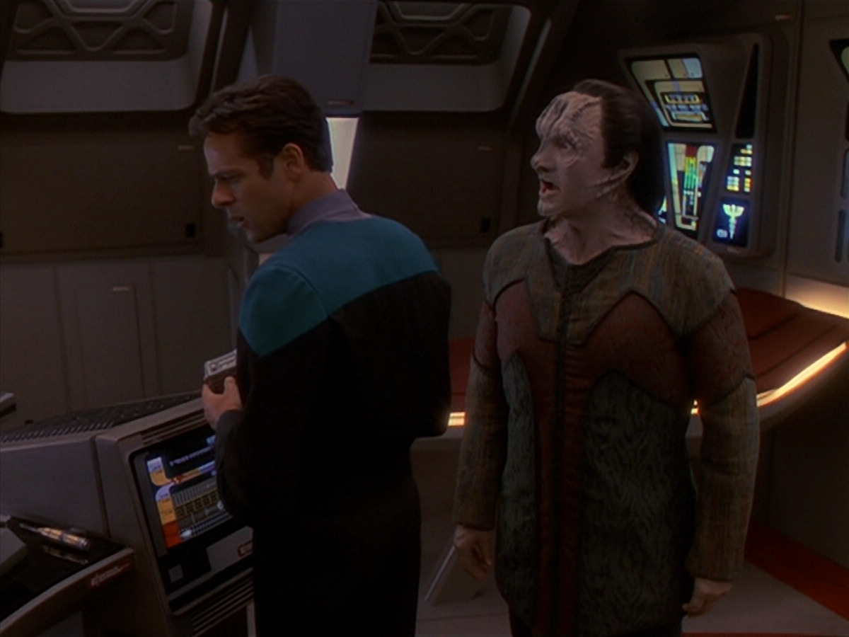 extant_StarTrek_DS9_4x26-BrokenLink_01982.jpg
