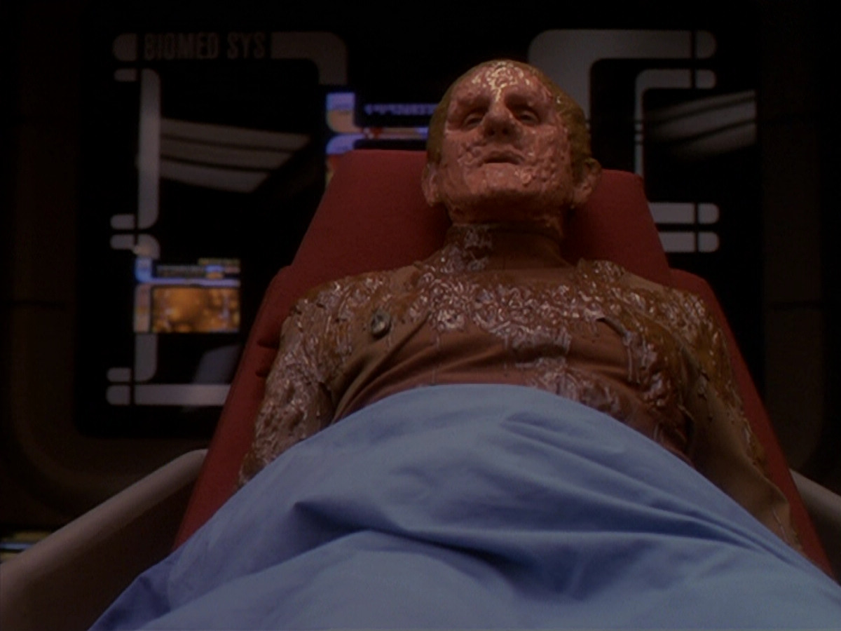 extant_StarTrek_DS9_4x26-BrokenLink_01994.jpg