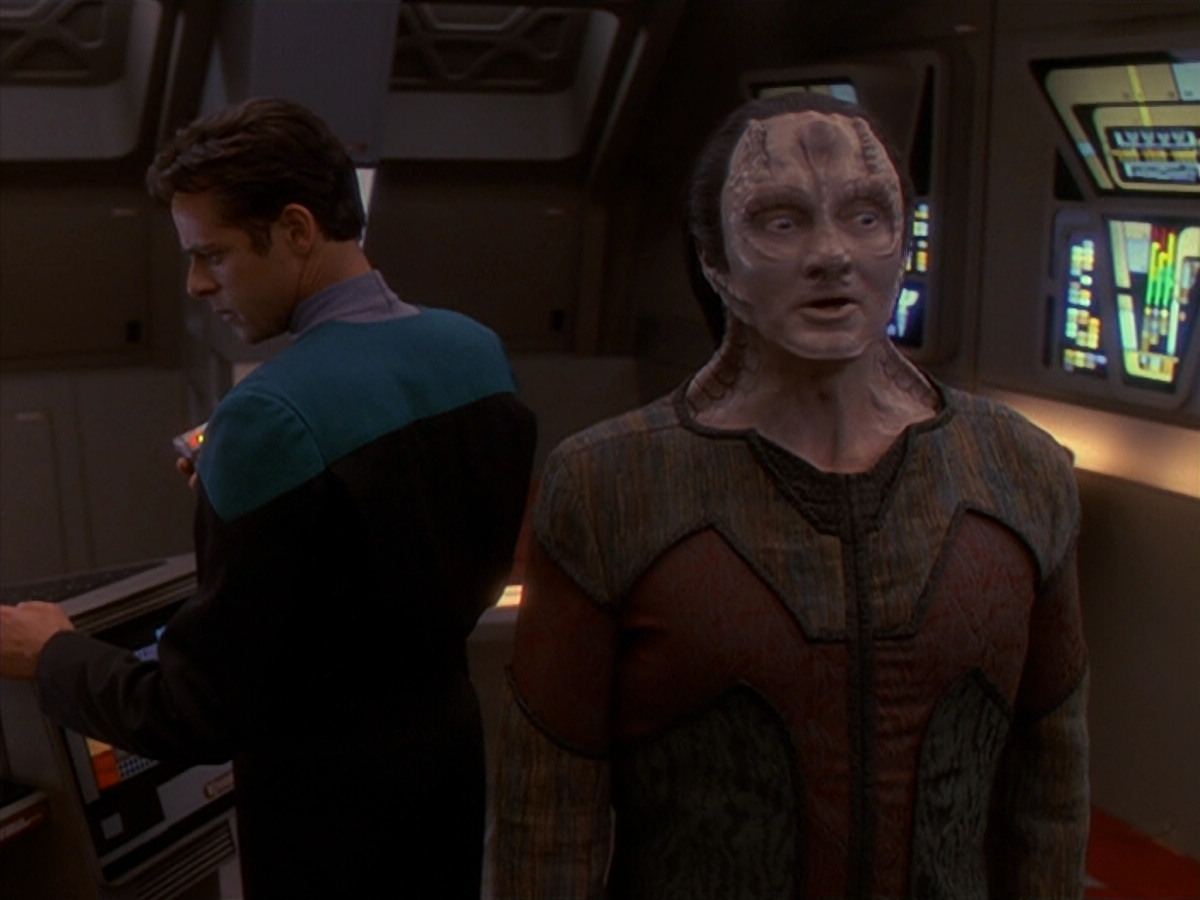 extant_StarTrek_DS9_4x26-BrokenLink_02005.jpg