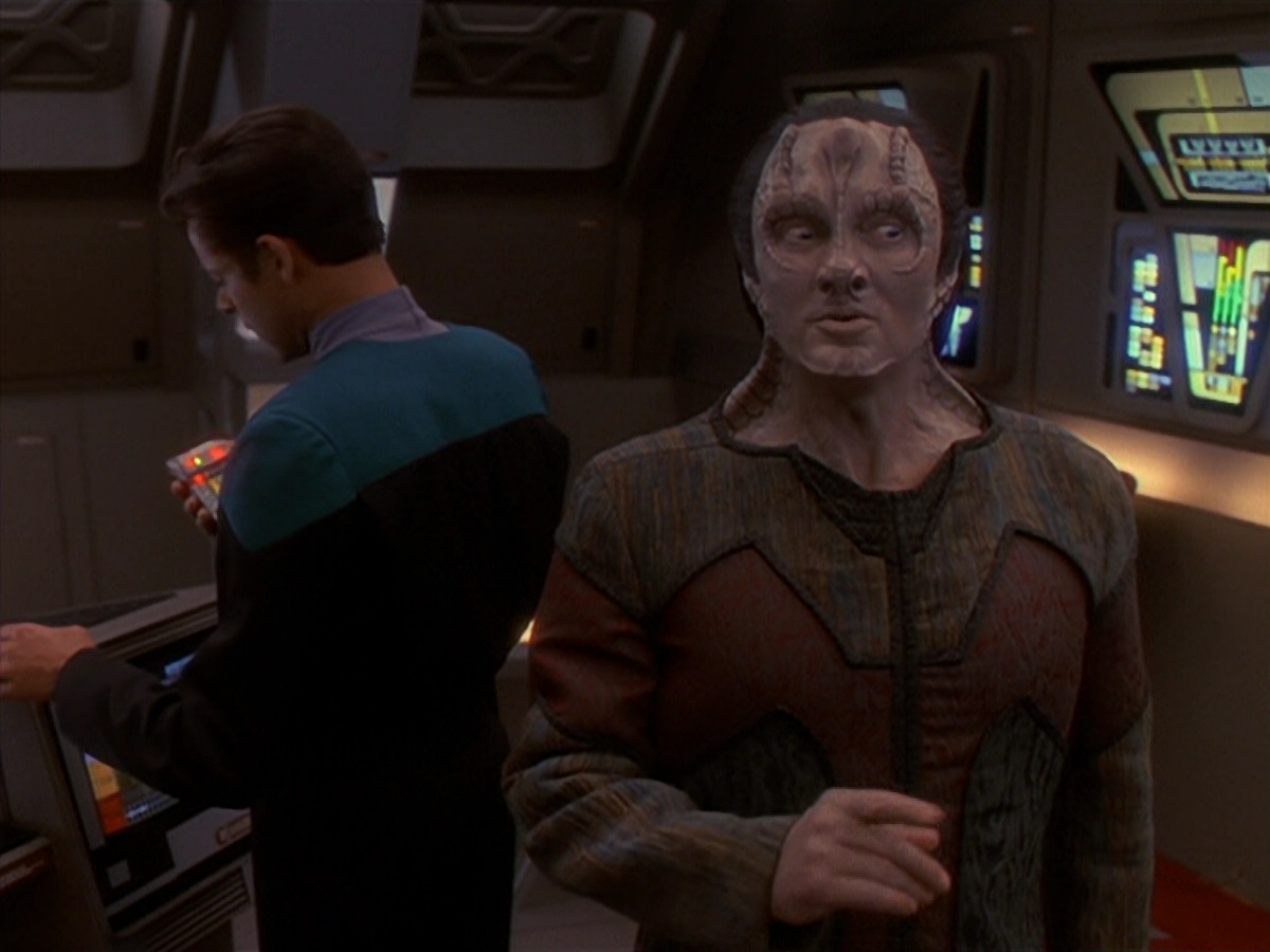 extant_StarTrek_DS9_4x26-BrokenLink_02006.jpg