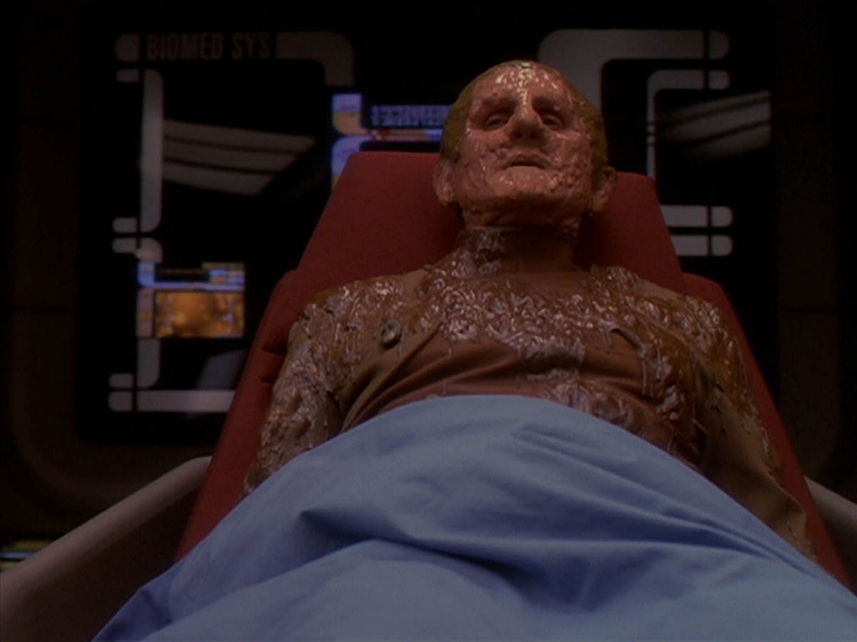 extant_StarTrek_DS9_4x26-BrokenLink_02010.jpg