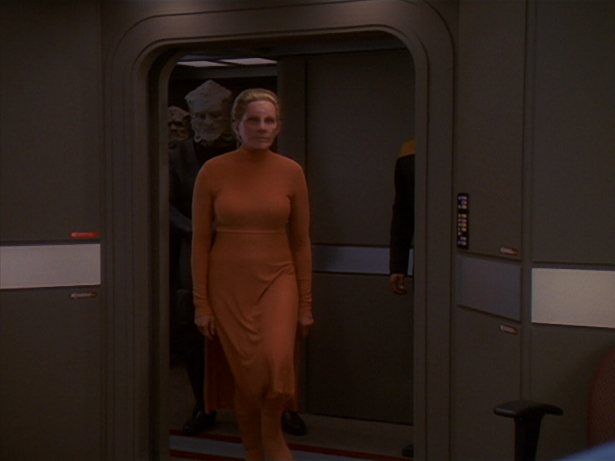 extant_StarTrek_DS9_4x26-BrokenLink_02015.jpg