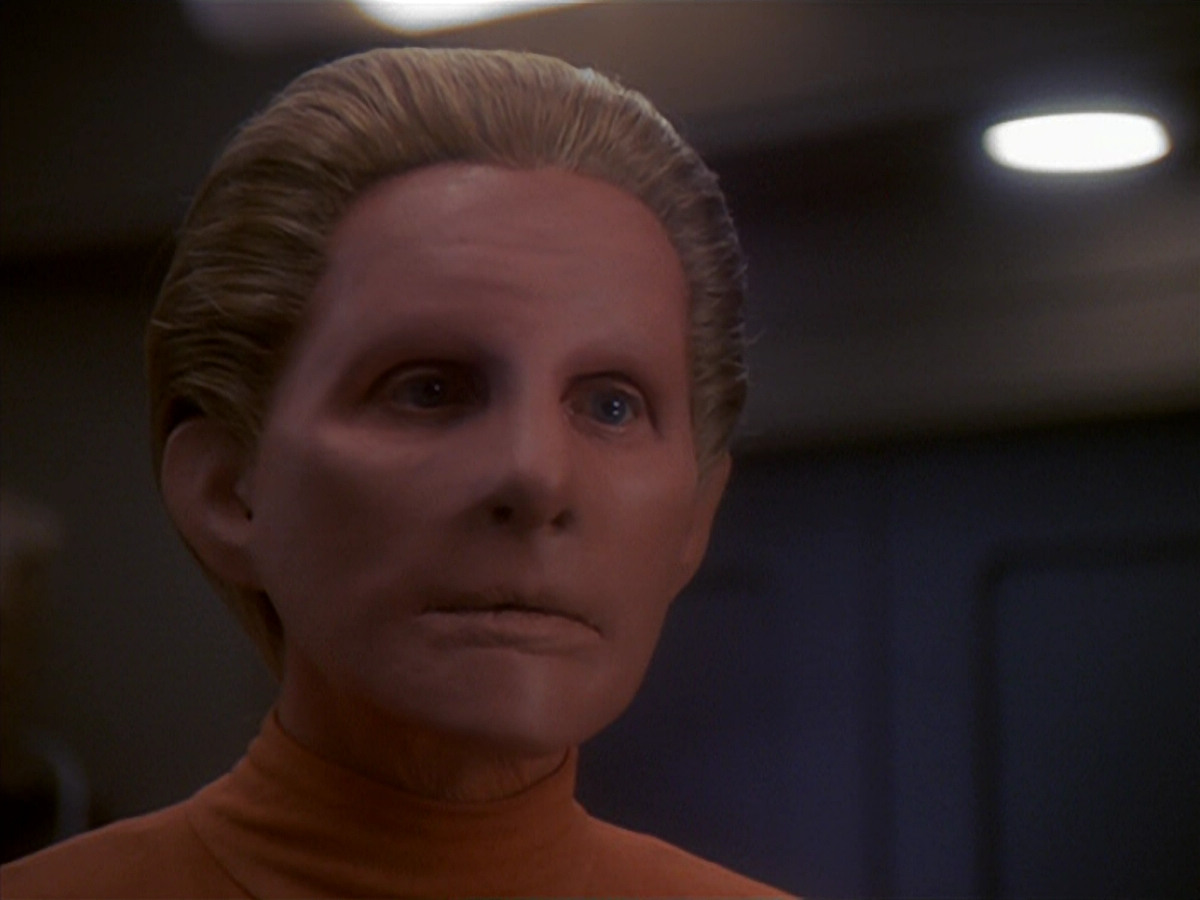 extant_StarTrek_DS9_4x26-BrokenLink_02105.jpg