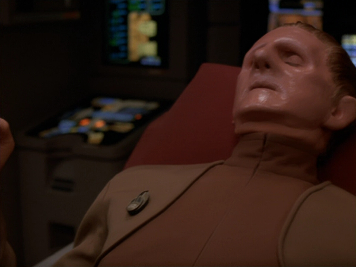 extant_StarTrek_DS9_4x26-BrokenLink_02119.jpg