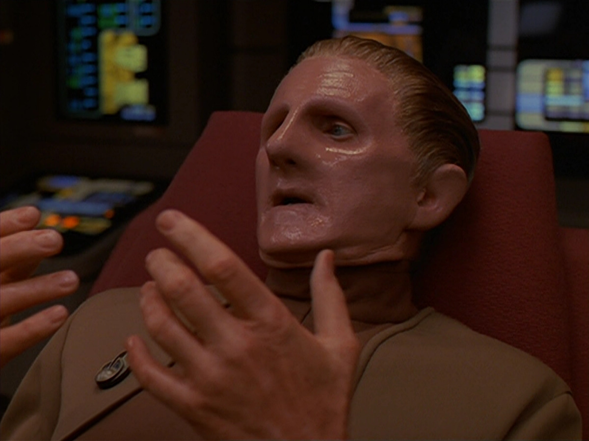 extant_StarTrek_DS9_4x26-BrokenLink_02137.jpg