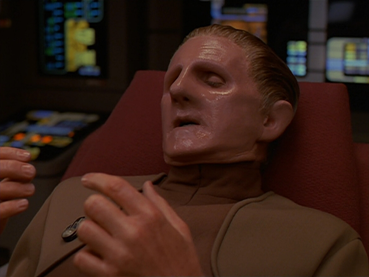 extant_StarTrek_DS9_4x26-BrokenLink_02144.jpg