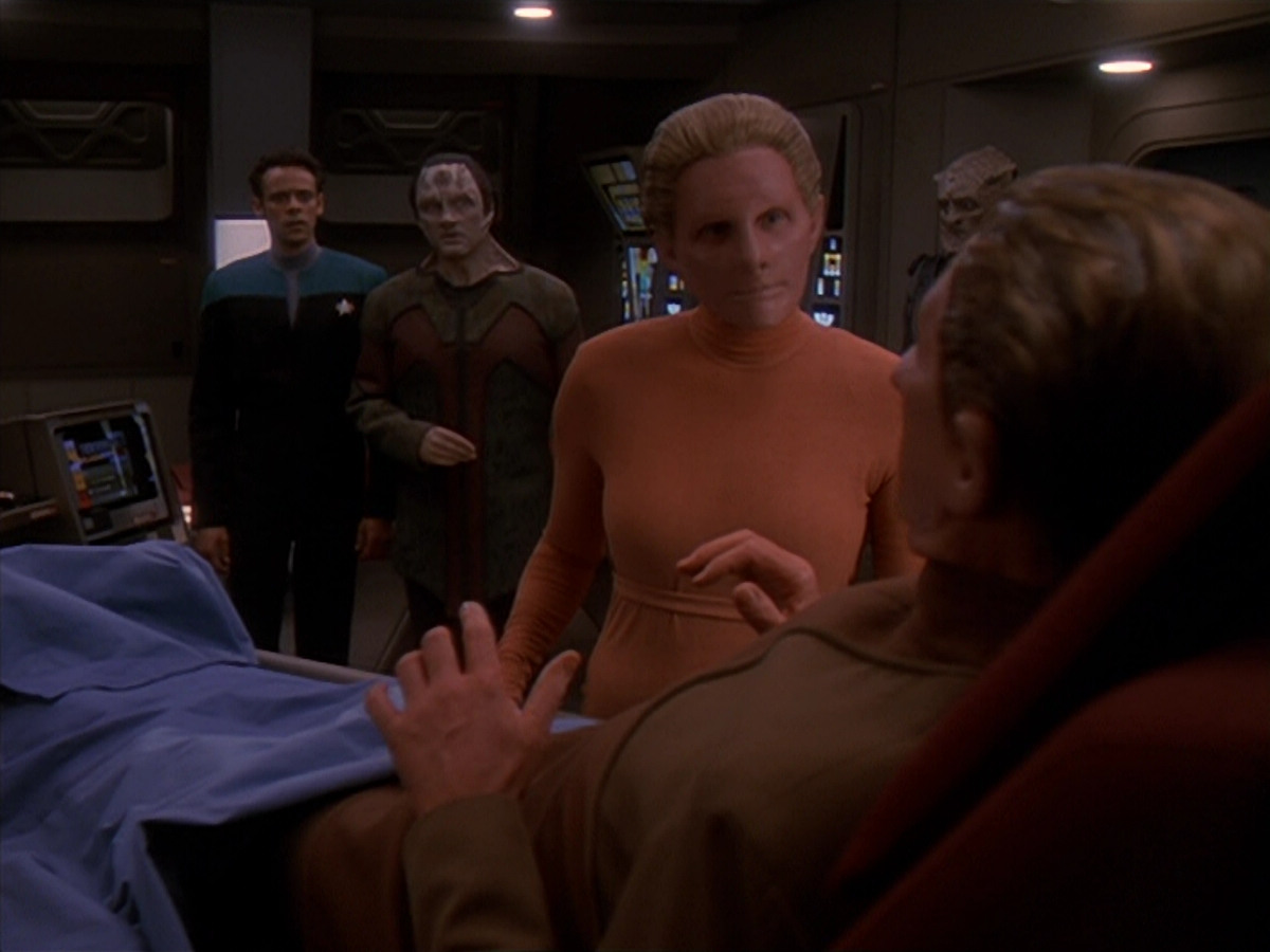 extant_StarTrek_DS9_4x26-BrokenLink_02146.jpg