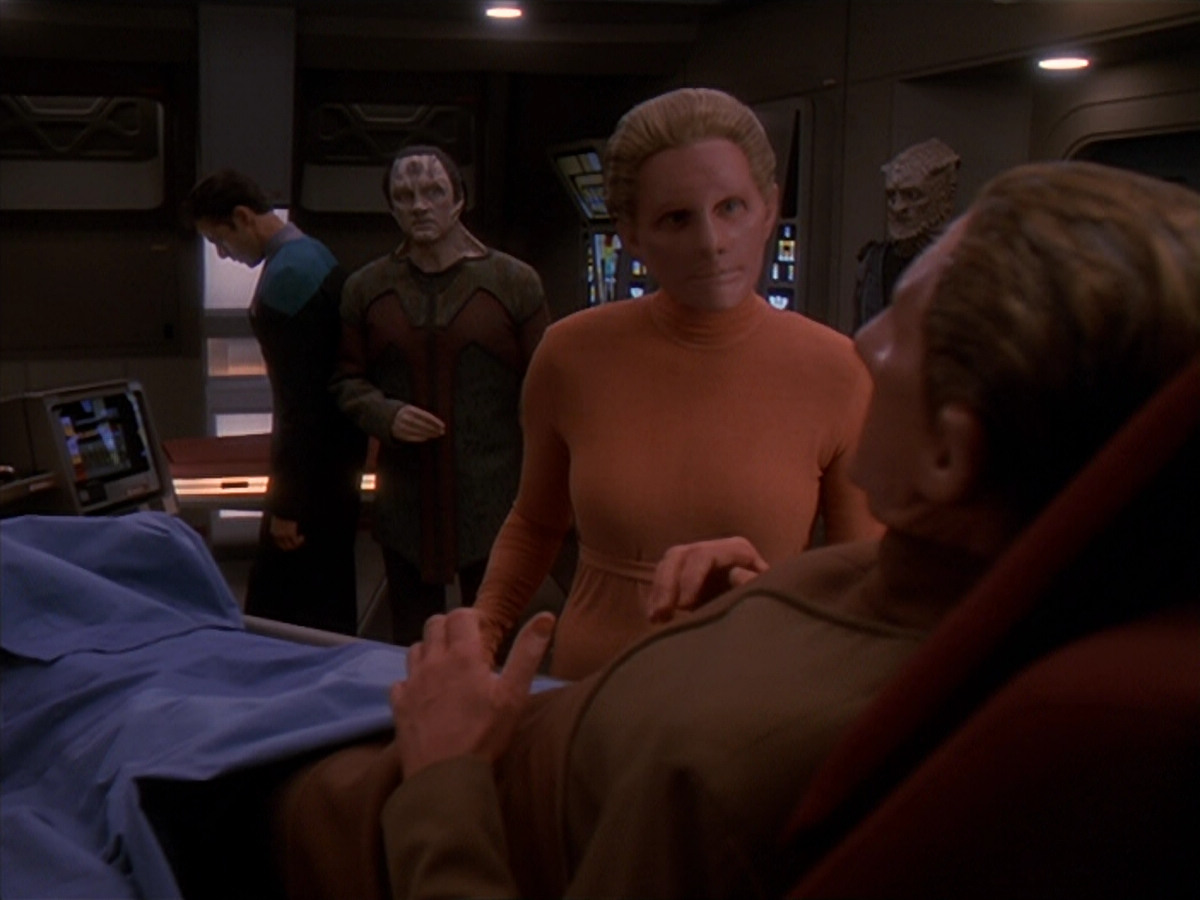 extant_StarTrek_DS9_4x26-BrokenLink_02149.jpg