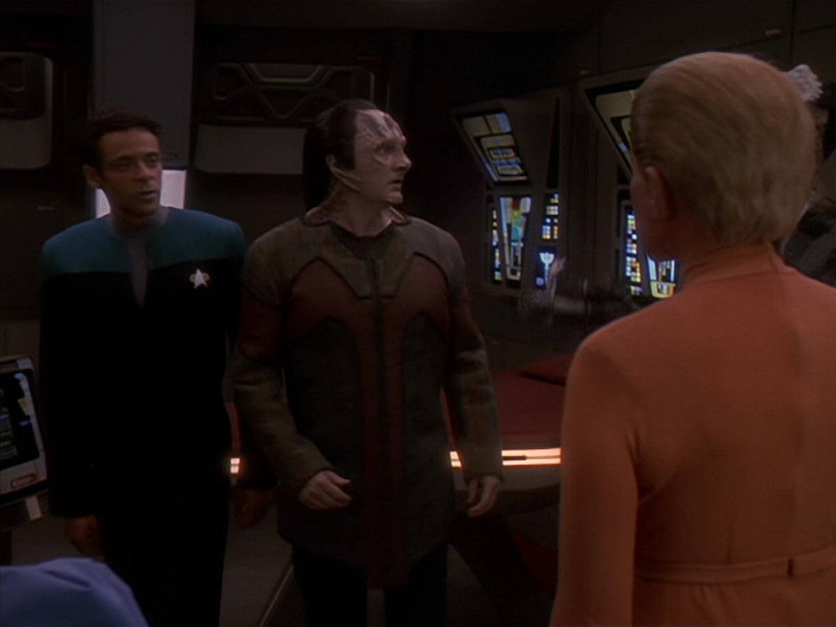 extant_StarTrek_DS9_4x26-BrokenLink_02163.jpg