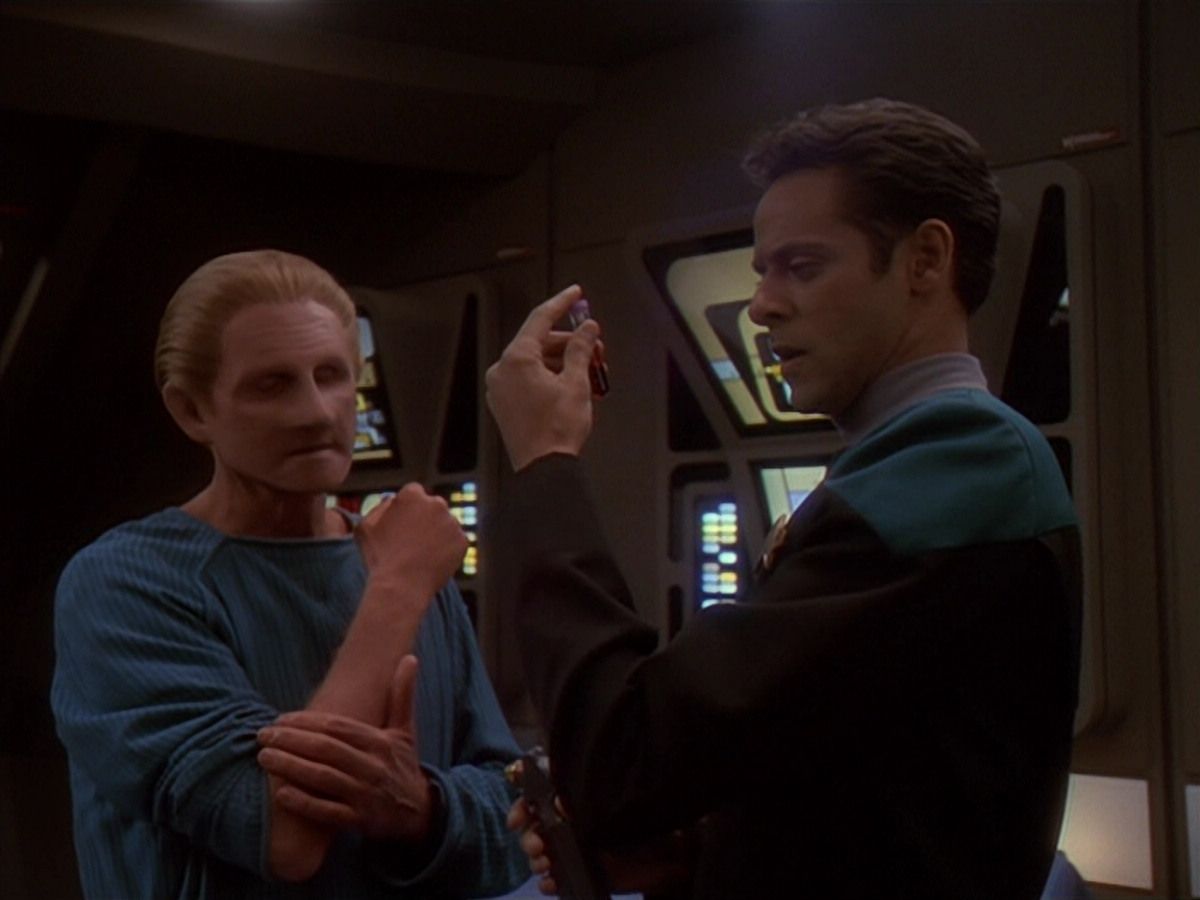extant_StarTrek_DS9_4x26-BrokenLink_03226.jpg