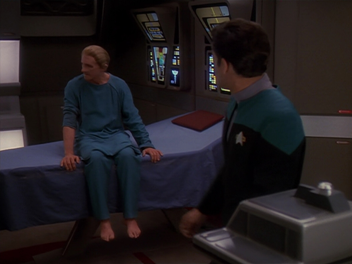 extant_StarTrek_DS9_4x26-BrokenLink_03261.jpg