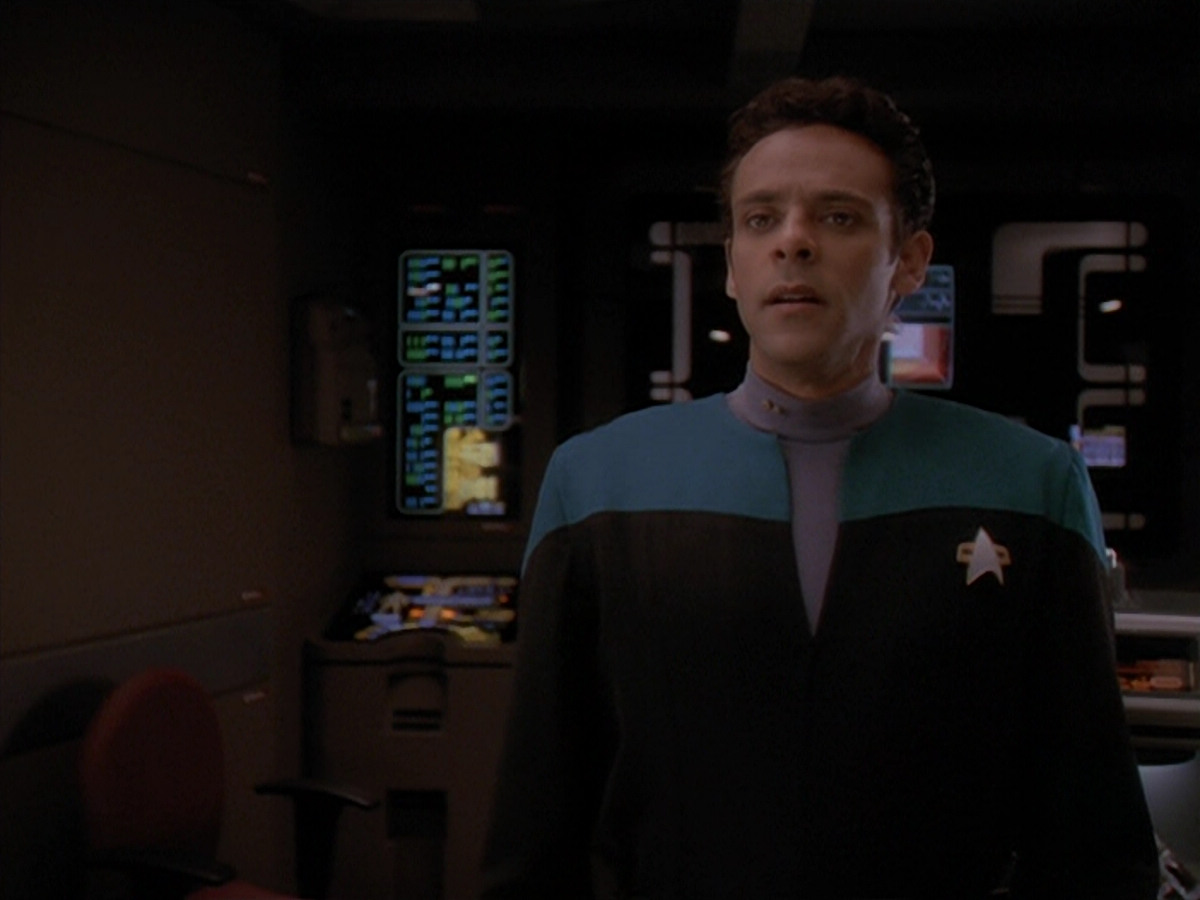 extant_StarTrek_DS9_4x26-BrokenLink_03264.jpg