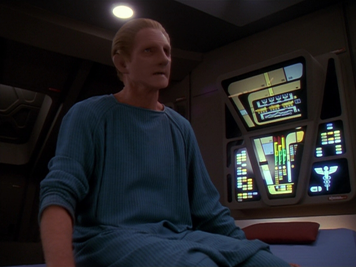 extant_StarTrek_DS9_4x26-BrokenLink_03278.jpg