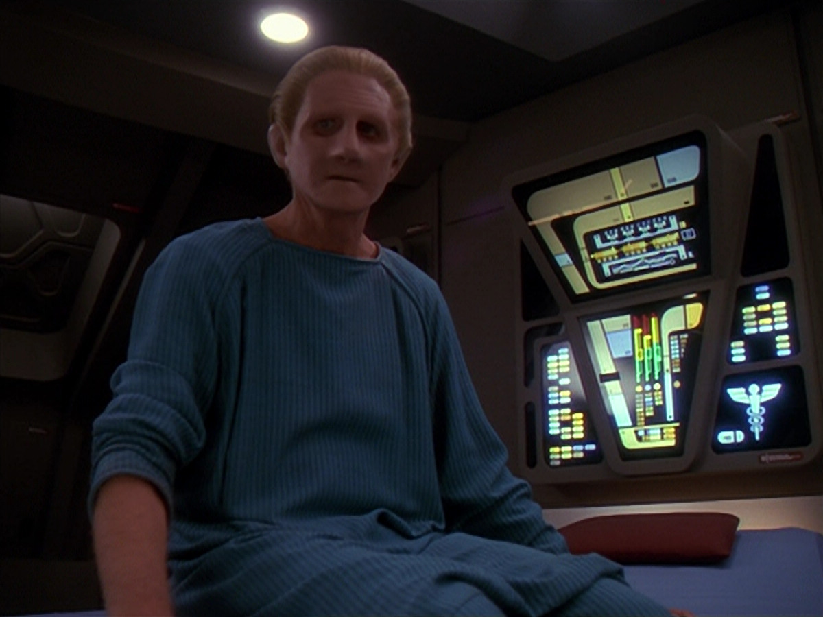 extant_StarTrek_DS9_4x26-BrokenLink_03285.jpg
