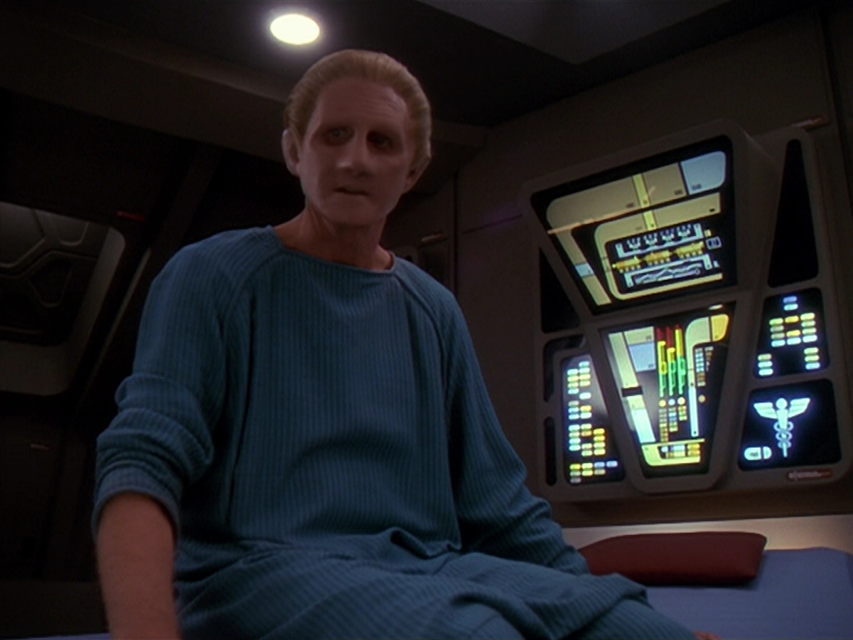 extant_StarTrek_DS9_4x26-BrokenLink_03287.jpg