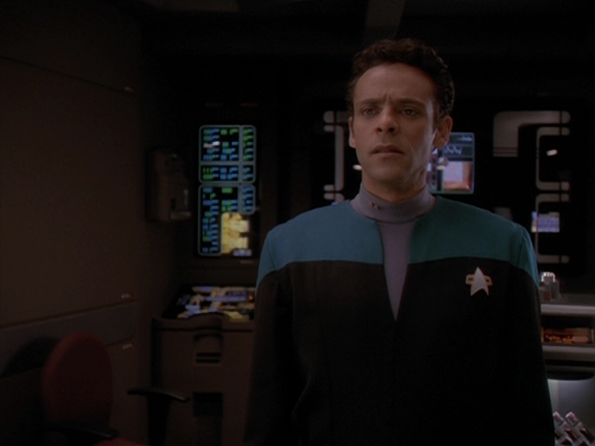 extant_StarTrek_DS9_4x26-BrokenLink_03290.jpg