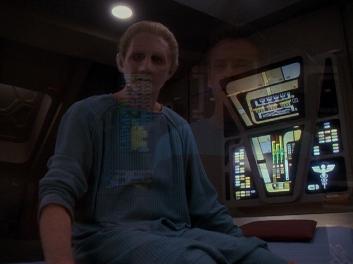 extant_StarTrek_DS9_4x26-BrokenLink_03291.jpg