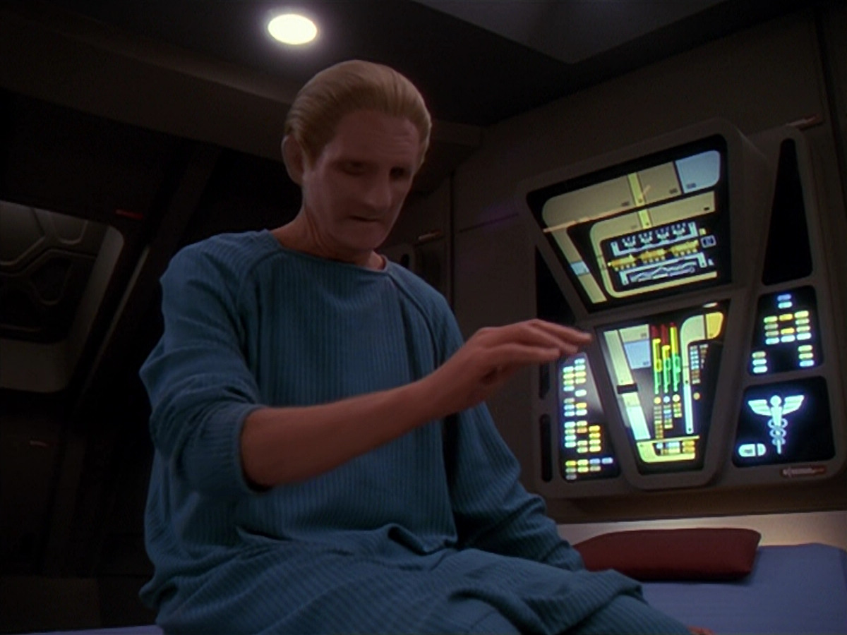 extant_StarTrek_DS9_4x26-BrokenLink_03295.jpg