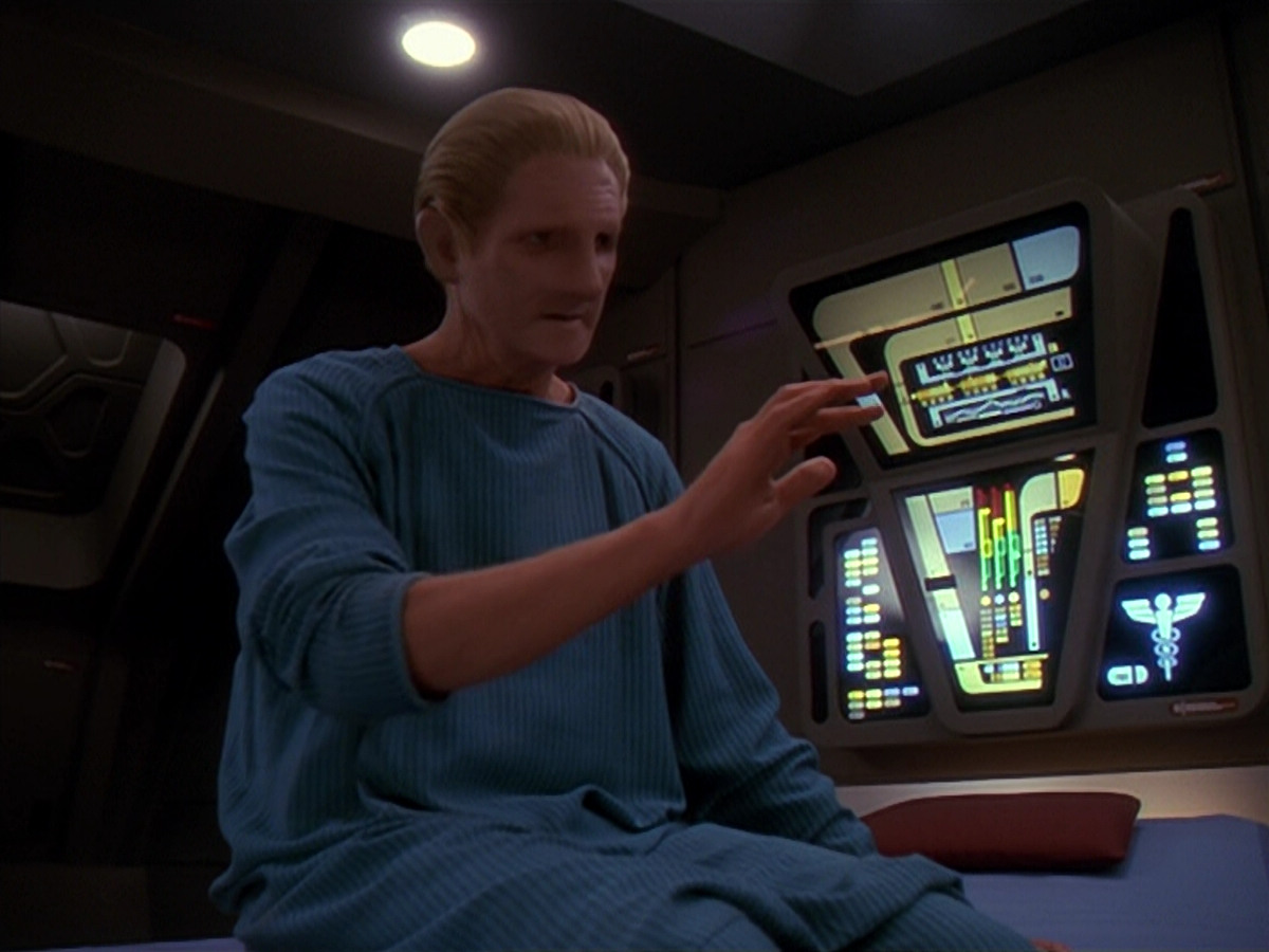 extant_StarTrek_DS9_4x26-BrokenLink_03296.jpg