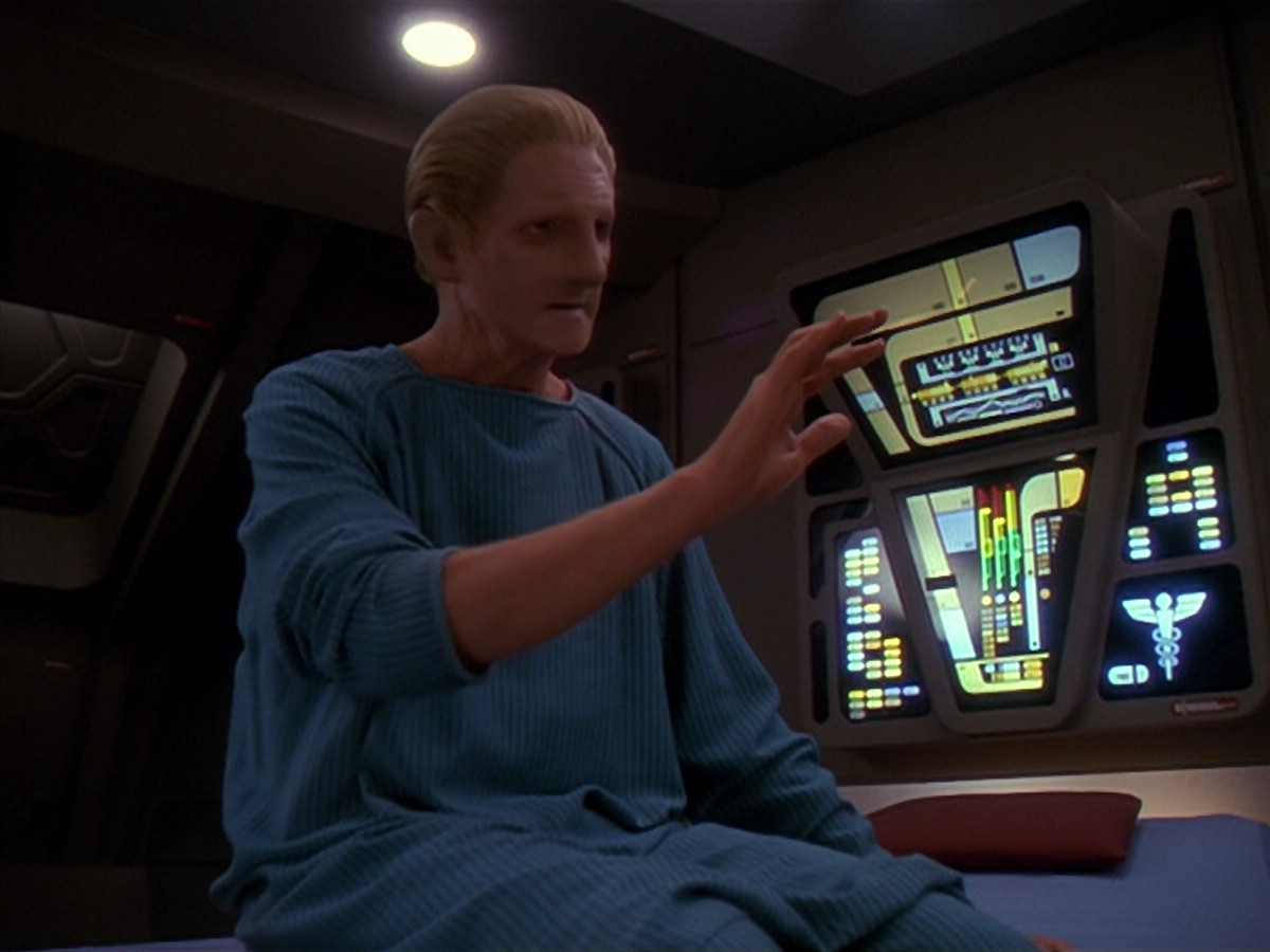 extant_StarTrek_DS9_4x26-BrokenLink_03297.jpg