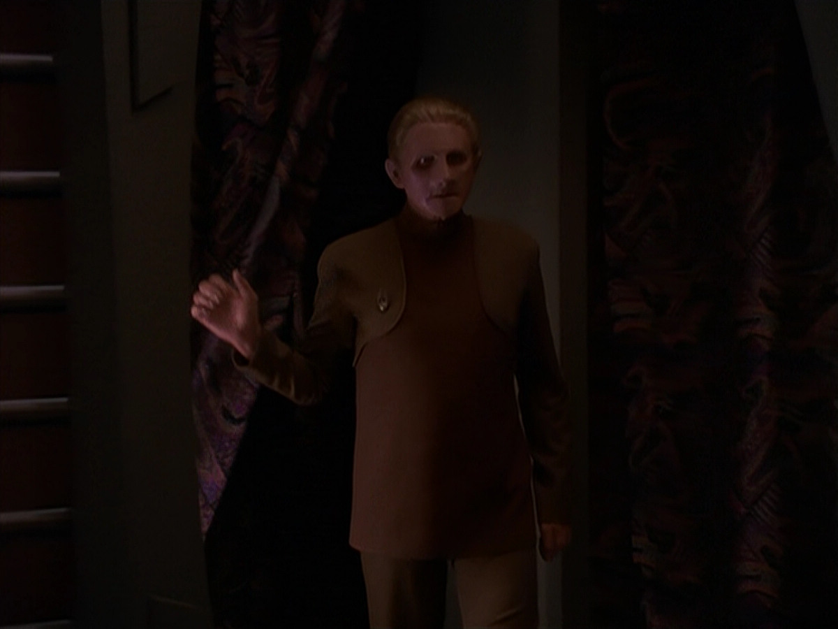 extant_StarTrek_DS9_4x26-BrokenLink_03319.jpg