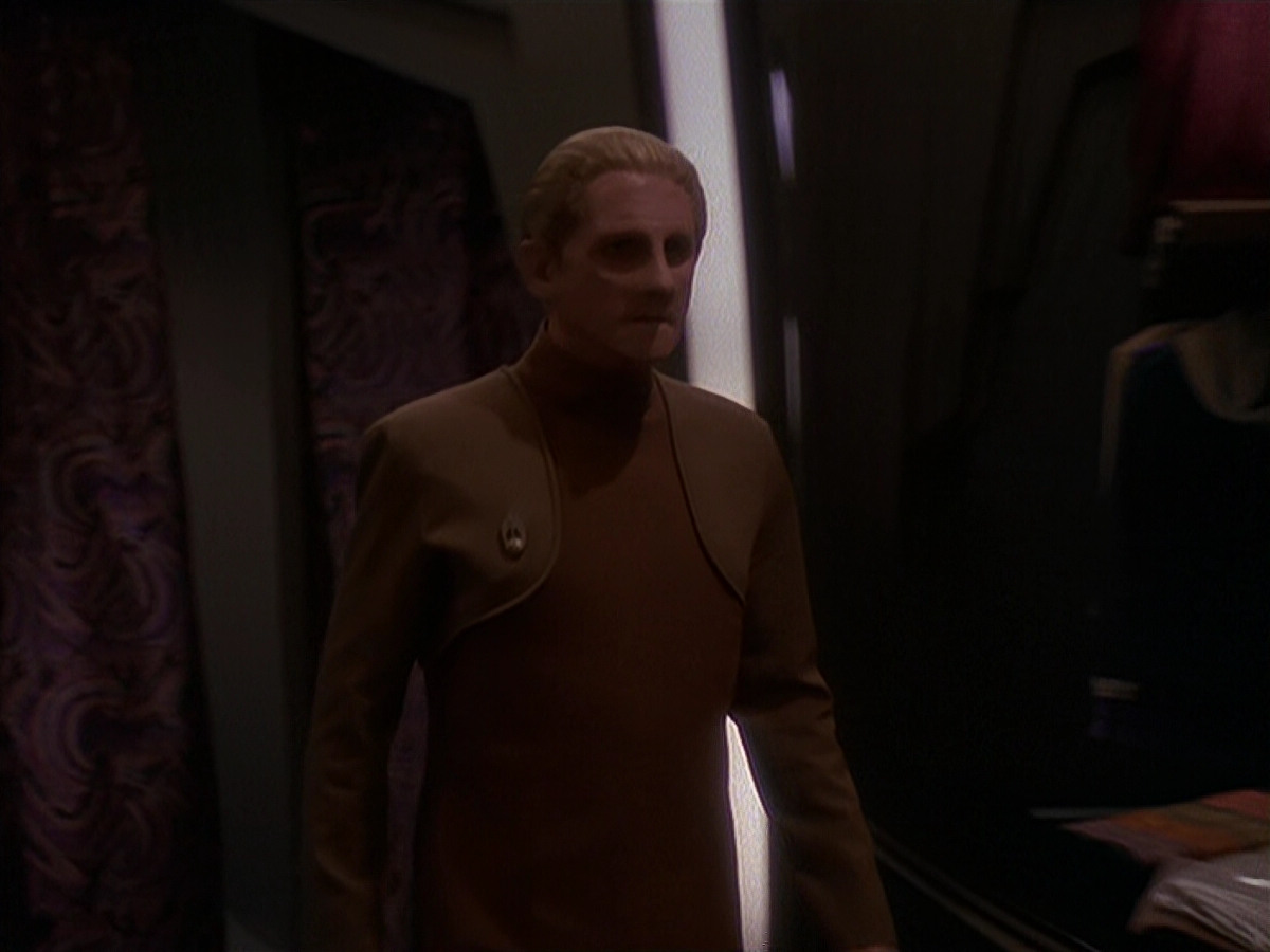 extant_StarTrek_DS9_4x26-BrokenLink_03322.jpg