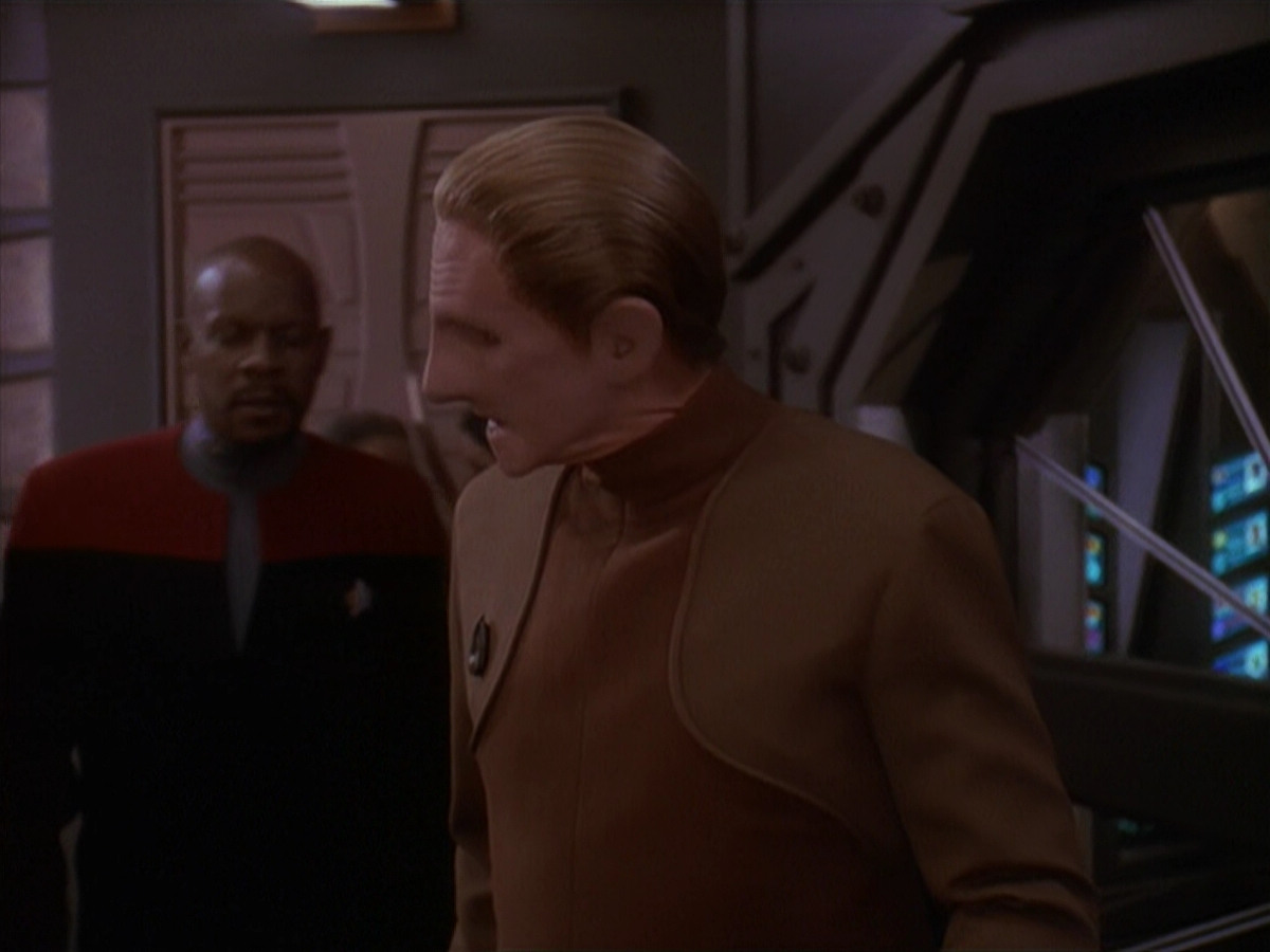 extant_StarTrek_DS9_4x26-BrokenLink_03499.jpg