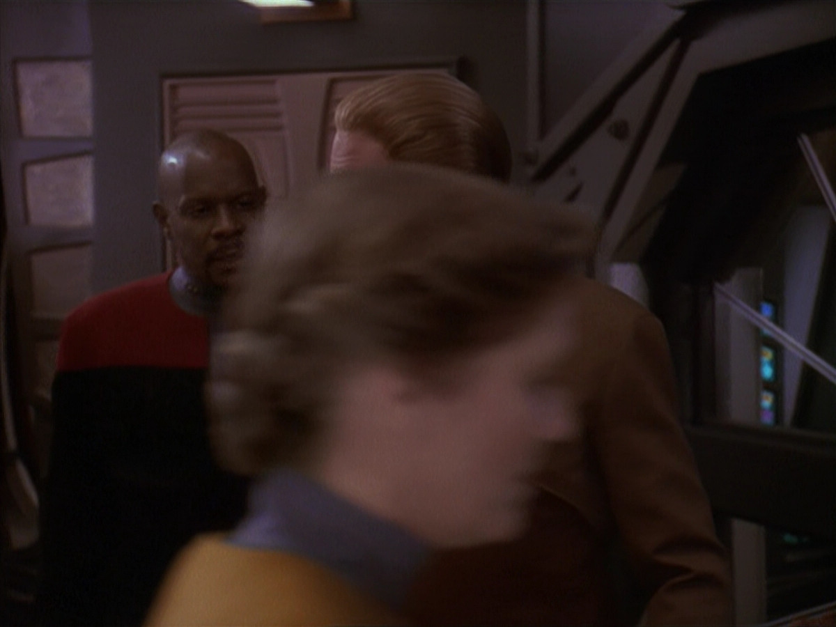 extant_StarTrek_DS9_4x26-BrokenLink_03500.jpg