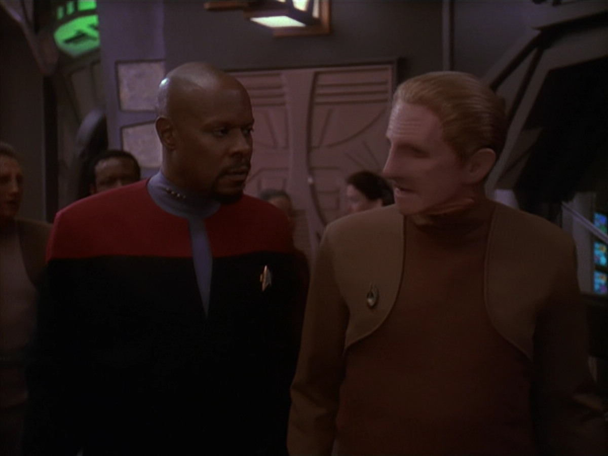 extant_StarTrek_DS9_4x26-BrokenLink_03505.jpg